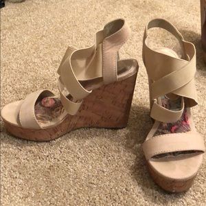 Madden girl wedges size 6